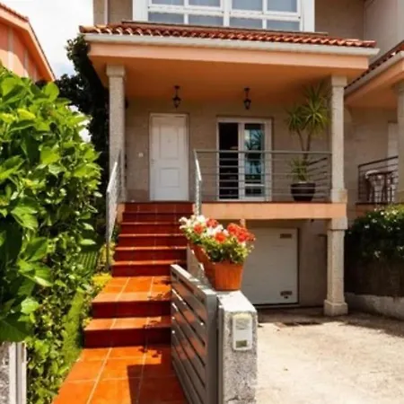 Сasa de vacaciones Bonita Casa Con Jardín Y Piscina Nantes