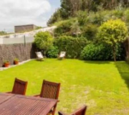 Bonita Casa Con Jardín Y Piscina