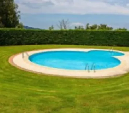 Сasa de vacaciones Bonita Casa Con Jardín Y Piscina *