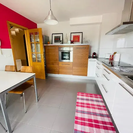 Bonita Casa Con Jardín Y Piscina Nantes