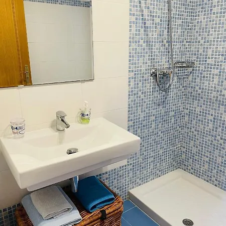 Сasa de vacaciones Bonita Casa Con Jardín Y Piscina Nantes
